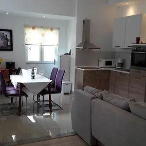 https://apartman-sara-zadar.hotelinzadar.com